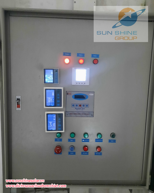 Màn hình bơm nhiệt và bộ điều khiển solar
